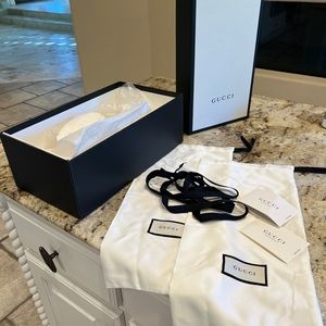 Gucci shoe box/covers/ribbon/packing